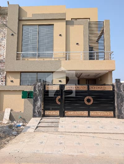 5 Marla Marla Ultra Modern Designer House For Sale Bahria Nasheeman Lahore