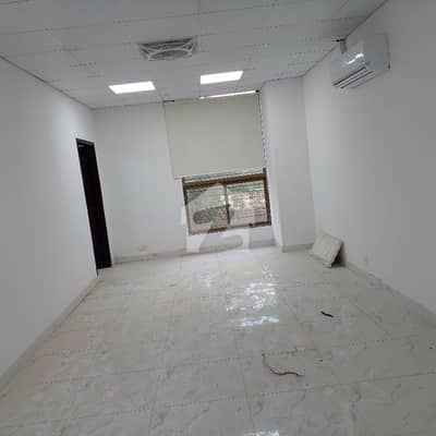 گلبرگ 3 گلبرگ,لاہور میں 3 مرلہ دفتر 1.46 کروڑ میں برائے فروخت۔