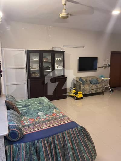 Portion For Rent Gulistan jauhar block 2 400 square yards   1 Lac 25000  Ground Floor   *Code(16558)*