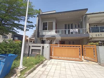 Corner House 10 Marla For Sale In Bahria Town Phase 8 - Block D Corner House 10 Marla For Sale In Bahria Town Phase 8 - Block D