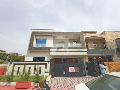 Bahria Town Phase 8 - Block E House Sized 10 Marla For Sale Bahria Town Phase 8 - Block E House Sized 10 Marla For Sale