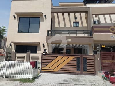 بحریہ ٹاؤن فیز 8 ۔ بلاک ایم بحریہ ٹاؤن فیز 8,بحریہ ٹاؤن راولپنڈی,راولپنڈی میں 3 کمروں کا 6 مرلہ مکان 2.7 کروڑ میں برائے فروخت۔ بحریہ ٹاؤن فیز 8 ۔ بلاک ایم بحریہ ٹاؤن فیز 8,بحریہ ٹاؤن راولپنڈی,راولپنڈی میں 3 کمروں کا 6 مرلہ مکان 2.7 کروڑ میں برائے فروخت۔