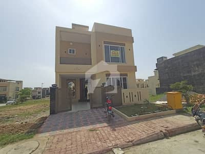 بحریہ ٹاؤن فیز 8 ۔ بلاک ایم بحریہ ٹاؤن فیز 8,بحریہ ٹاؤن راولپنڈی,راولپنڈی میں 3 کمروں کا 5 مرلہ مکان 2.45 کروڑ میں برائے فروخت۔ بحریہ ٹاؤن فیز 8 ۔ بلاک ایم بحریہ ٹاؤن فیز 8,بحریہ ٹاؤن راولپنڈی,راولپنڈی میں 3 کمروں کا 5 مرلہ مکان 2.45 کروڑ میں برائے فروخت۔