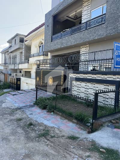 6 marla corner house for sale