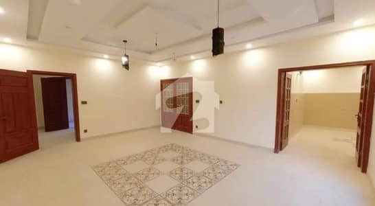 بنی گالہ اسلام آباد میں 7 کمروں کا 2 کنال مکان 13.5 کروڑ میں برائے فروخت۔