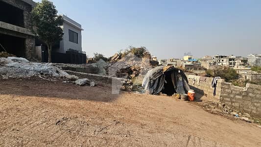 بنی گالہ اسلام آباد میں 6 مرلہ رہائشی پلاٹ 88.0 لاکھ میں برائے فروخت۔