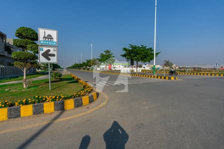 ڈی ایچ اے فیز 8 - بلاک سی ڈی ایچ اے فیز 8,ڈی ایچ اے ڈیفینس,لاہور میں 8 مرلہ کمرشل پلاٹ 15.5 کروڑ میں برائے فروخت۔ ڈی ایچ اے فیز 8 - بلاک سی ڈی ایچ اے فیز 8,ڈی ایچ اے ڈیفینس,لاہور میں 8 مرلہ کمرشل پلاٹ 15.5 کروڑ میں برائے فروخت۔