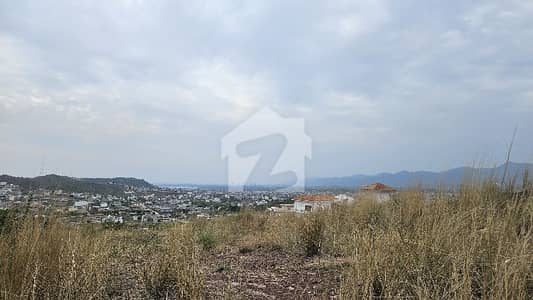 بنی گالہ اسلام آباد میں 1 کنال رہائشی پلاٹ 1.4 کروڑ میں برائے فروخت۔