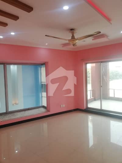 8 Marla House For Sale In Sector B Bahria Town Lahore