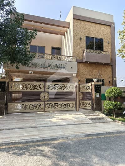 D Block Beautiful House For Rent