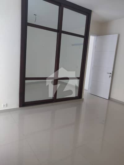 Brand New 3 Bed DD Apartment Available For Sale At LuckyOne Apartment