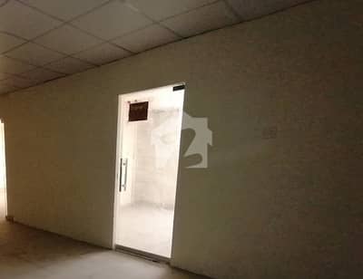 وحدت روڈ لاہور میں 2 کنال Studio عمارت 15.0 لاکھ میں کرایہ پر دستیاب ہے۔ وحدت روڈ لاہور میں 2 کنال Studio عمارت 15.0 لاکھ میں کرایہ پر دستیاب ہے۔