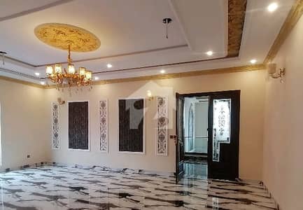 علامہ اقبال ٹاؤن لاہور میں 6 کمروں کا 10 مرلہ مکان 7.0 کروڑ میں برائے فروخت۔ علامہ اقبال ٹاؤن لاہور میں 6 کمروں کا 10 مرلہ مکان 7.0 کروڑ میں برائے فروخت۔