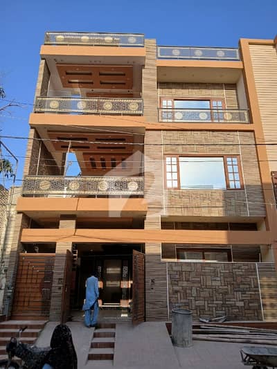 گلشنِ اقبال - بلاک 13 ڈی گلشنِ اقبال,گلشنِ اقبال ٹاؤن,کراچی میں 10 کمروں کا 10 مرلہ مکان 10.0 کروڑ میں برائے فروخت۔