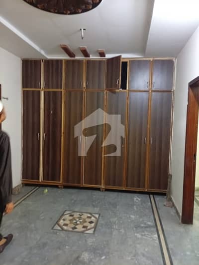3.5 Upper Portion For Rent 2bad Attached Bathroom TV Launch Kitchen Marble Flooring Woodwork Good Location Man Approach