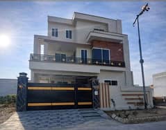 Prime Location 10 Marla House For sale In Master City Housing Scheme