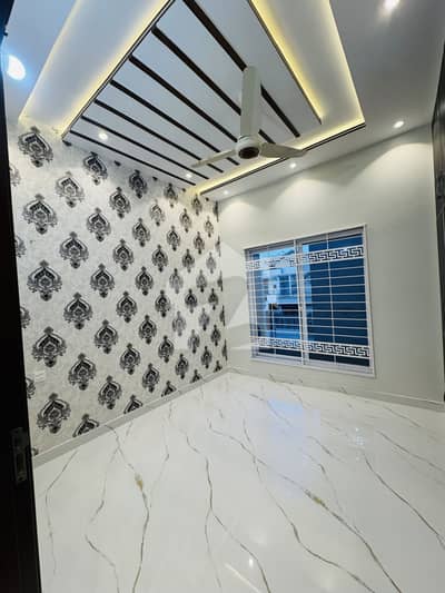 5 M Park Facing Brand New House For Sale 5 M Park Facing Brand New House For Sale