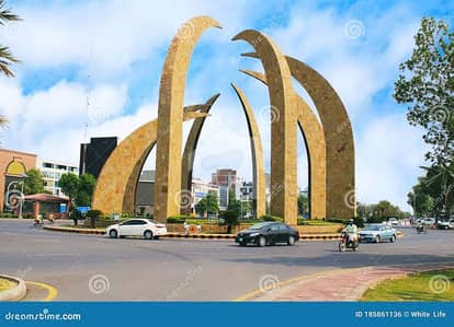 Trivon Associates Presents - 10 Marla Prime Location Plot For Sale In Bahria Town Lahore - Golden Investment Opportunity!