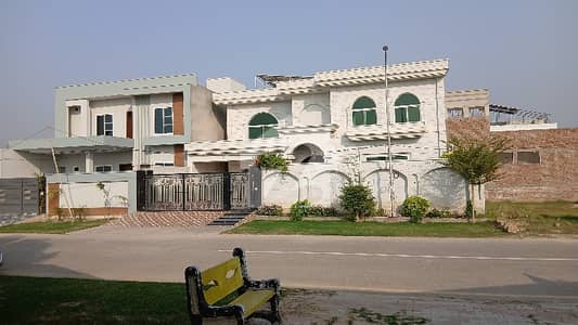 رائل بشیر گارڈن رحیم یار خان میں 3 کمروں کا 1 کنال مکان 3.5 کروڑ میں برائے فروخت۔