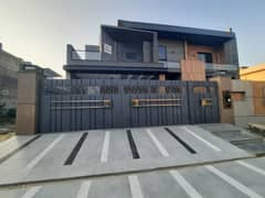 1 Kanal Brand New Luxury Modern Style All Original Picture Attached With Direct Owner Meeting for Sale In Wapda Town