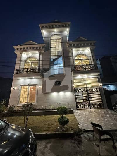 جوہر ٹاؤن لاہور میں 5 کمروں کا 5 مرلہ مکان 3.25 کروڑ میں برائے فروخت۔ جوہر ٹاؤن لاہور میں 5 کمروں کا 5 مرلہ مکان 3.25 کروڑ میں برائے فروخت۔