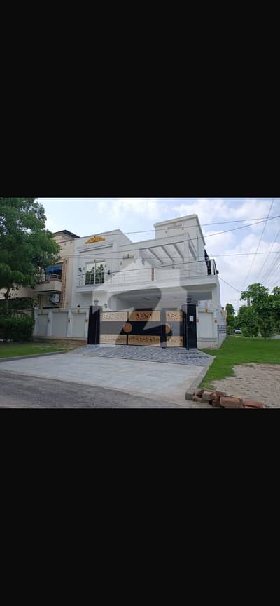 ویلینشیاء ہاؤسنگ سوسائٹی لاہور میں 5 کمروں کا 10 مرلہ مکان 4.95 کروڑ میں برائے فروخت۔