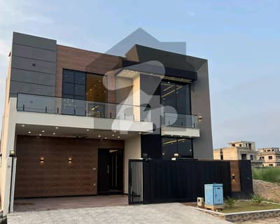 Luxurious 5 Bedroom New Built House For Sale Luxurious 5 Bedroom New Built House For Sale