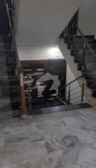بحریہ ٹاؤن ۔ سفاری ولاز بحریہ ٹاؤن راولپنڈی,راولپنڈی میں 1 کمرے کا 3 مرلہ فلیٹ 35.0 ہزار میں کرایہ پر دستیاب ہے۔