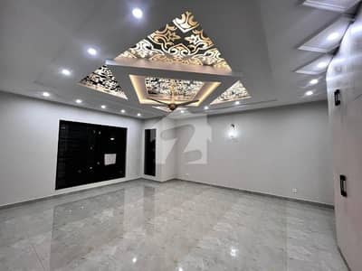 بحریہ ٹاؤن فیز 8 بحریہ ٹاؤن راولپنڈی,راولپنڈی میں 5 کمروں کا 1 کنال مکان 3.5 لاکھ میں کرایہ پر دستیاب ہے۔ بحریہ ٹاؤن فیز 8 بحریہ ٹاؤن راولپنڈی,راولپنڈی میں 5 کمروں کا 1 کنال مکان 3.5 لاکھ میں کرایہ پر دستیاب ہے۔