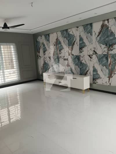 10 MARLA BRAND NEW EXCELLENT GOOD LUXURY CONDITION UPPER PORTION HOUSE FOR RENT IN RAFI BLOCK BAHRIA TOWN LAHORE