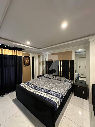 STUDIO FULLY FURNISHED FULL LUXURY EXCELLENT CONDITION GOOD FLAT FOR RENT IN BAHRIA TOWN LAHORE