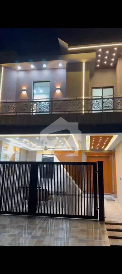 Prime Location 10 Marla House In Wapda Town Phase 2 For Sale At Good Location