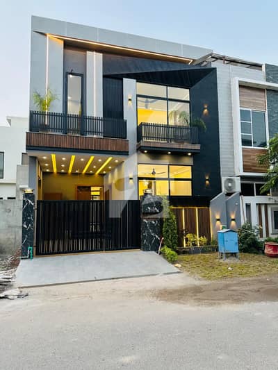Newly built 5 Marla House Royal Orchard