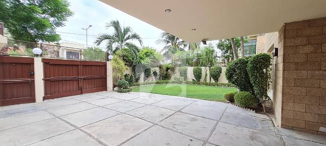 DHA 500 YARDS BEAUTIFUL BUNGALOW FOR RENT