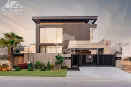 1 KANAL HOME THEATRE BUNGALOW NEAR MCDONALDS TOP LOCATION