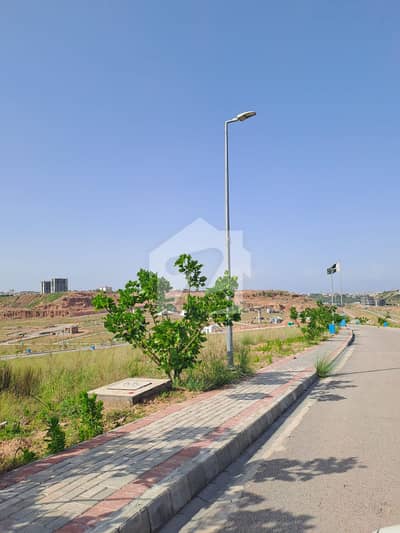 ڈی ایچ اے فیز 4 - سیکٹر اے ڈی ایچ اے ڈیفینس فیز 4,ڈی ایچ اے ڈیفینس,اسلام آباد میں 1 کنال رہائشی پلاٹ 2.55 کروڑ میں برائے فروخت۔