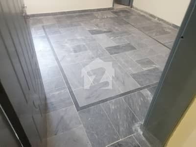 First Floor For Rent In Wakeel Colony water Bijli Gas Available