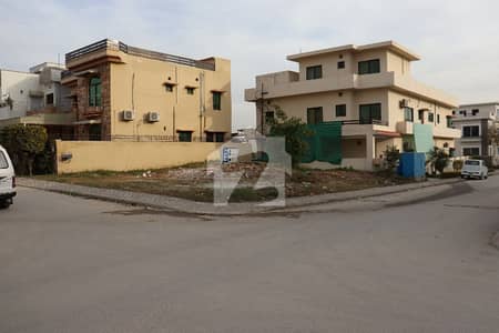ڈی ایچ اے فیز 5 - سیکٹر سی ڈی ایچ اے ڈیفینس فیز 5,ڈی ایچ اے ڈیفینس,اسلام آباد میں 1 کنال رہائشی پلاٹ 5.5 کروڑ میں برائے فروخت۔ ڈی ایچ اے فیز 5 - سیکٹر سی ڈی ایچ اے ڈیفینس فیز 5,ڈی ایچ اے ڈیفینس,اسلام آباد میں 1 کنال رہائشی پلاٹ 5.5 کروڑ میں برائے فروخت۔