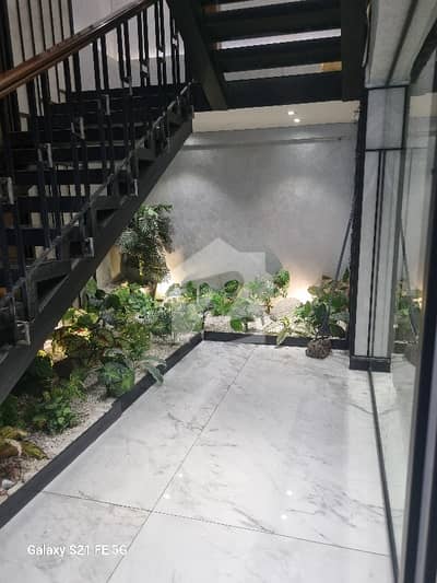ایس ایم سی ایچ ایس ۔ سندھی مسلم سوسائٹی جمشید ٹاؤن,کراچی میں 2 مرلہ Studio دفتر 2.15 کروڑ میں برائے فروخت۔