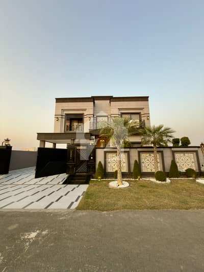 1 KANAL BRAND NEW FULLY FURNISHED VILLA FOR SALE