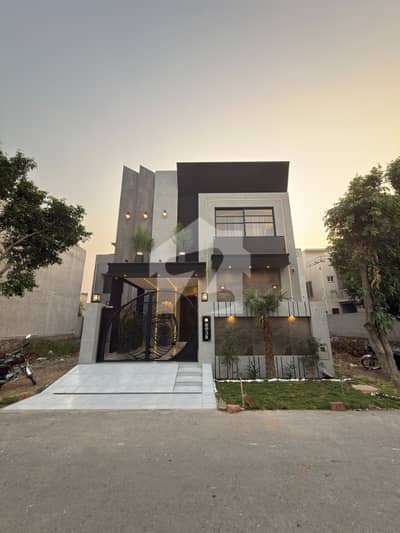 5 MARLA BRAND NEW SUPER LUXURY HOUSE FOR SALE