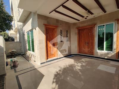 8 Marla Brand New House For Rent