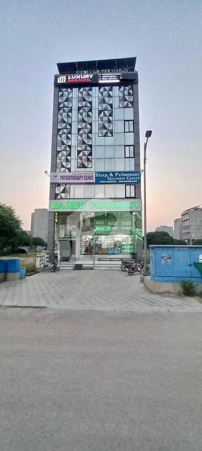 ڈی ایچ اے فیز 6 - سی سی 2 بلاک ڈی ایچ اے فیز 6,ڈیفنس (ڈی ایچ اے),لاہور میں 4 مرلہ Studio عمارت 13.5 کروڑ میں برائے فروخت۔