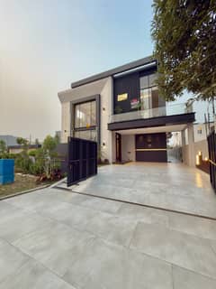 1 KANAL ELEGANT BRAND NEW BUNGALOW FOR SALE