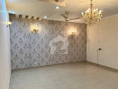 10 Marla Full House Hot Location Like New