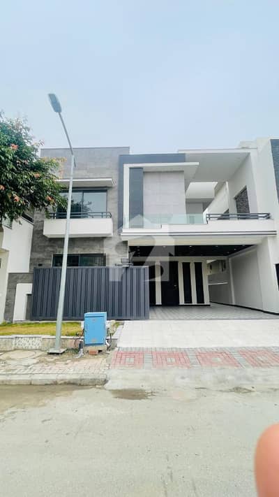 ٹاپ سٹی 1 - بلاک اے ٹاپ سٹی 1,اسلام آباد میں 6 کمروں کا 10 مرلہ مکان 4.5 کروڑ میں برائے فروخت۔