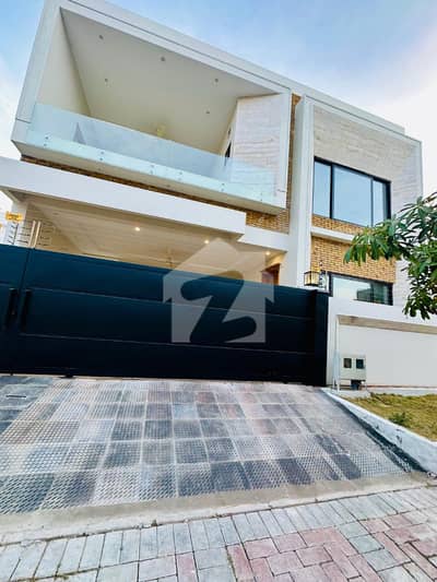 Brand New Elegance on a Wide Street, Reasonable