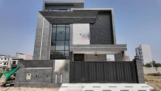 Prime Location 10 Marla House In Etihad Town Phase 1 - Block D Is Available