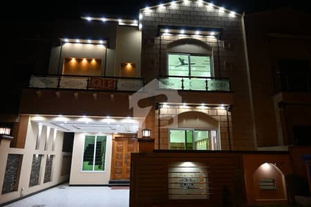 بحریہ ٹاؤن فیز 8 بحریہ ٹاؤن راولپنڈی,راولپنڈی میں 5 کمروں کا 7 مرلہ مکان 2.35 کروڑ میں برائے فروخت۔