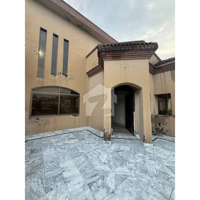 Prime Location 3 Bedrooms With Original Pics Portion For Rent